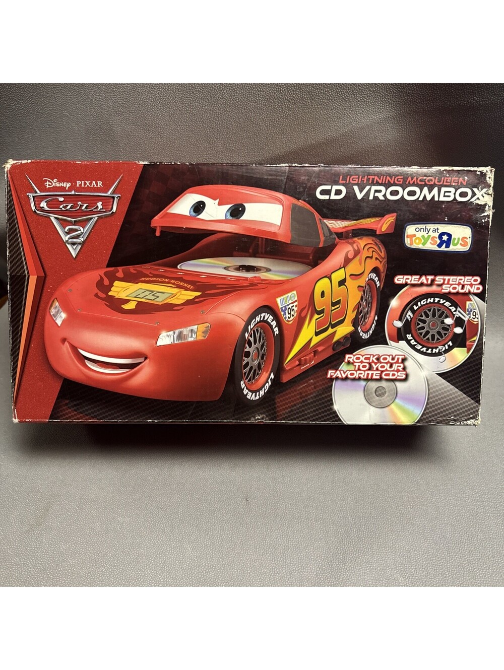 Lightning McQueen CD VROOMBOX CARS 2 Disney Pixar New TRU Exclusive Box Wear
